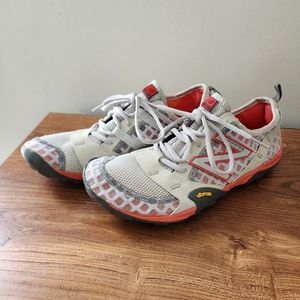 New Balance Minimus Womens US 9.5 Running Shoe Vibram WT10GR